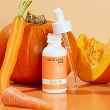 Revitalisierendes und aufhellendes Serum - Revolution Skin Brighten Carrot & Pumpkin Enzyme Serum — Bild N4
