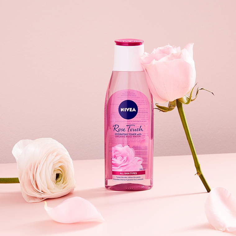 Feuchtigkeitsspendendes Gesichtstonikum mit organischem Rosenwasser - Nivea Rose Touch Hydrating Toner With Organic Rose Water — Bild N3