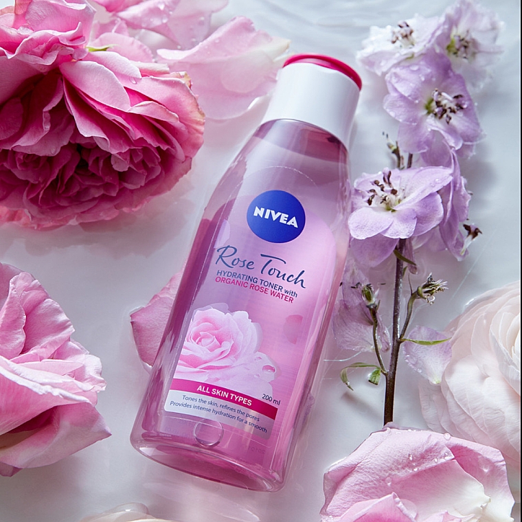 Feuchtigkeitsspendendes Gesichtstonikum mit organischem Rosenwasser - Nivea Rose Touch Hydrating Toner With Organic Rose Water — Bild N2