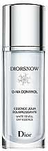 Düfte, Parfümerie und Kosmetik Gesichtsserum - Dior Diorsnow D-NA Control White Reveal Essence