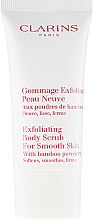 Düfte, Parfümerie und Kosmetik Glättendes Körperpeeling - Clarins Exfoliating Body Scrub For Smooth Skin With Bamboo Powders (Mini)