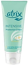 Düfte, Parfümerie und Kosmetik Intensiv schützende Handcreme mit Kamillenextrakt - Atrix Intensive Protection Cream