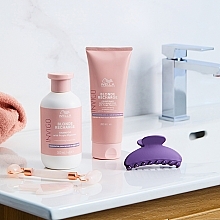 Shampoo gegen Gelbstich für kühle Blondtöne - Wella Professionals Invigo Blonde Recharge Color Refreshing Shampoo — Bild N6
