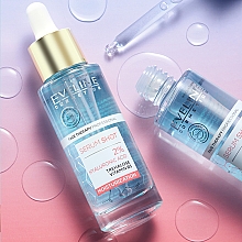 Feuchtigkeitsspendendes Gesichtsserum mit 2 % Hyaluronsäure - Eveline Cosmetics Serum Shot — Bild N2