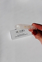 Gua-Sha-Massagestein aus Rosenquarz - ARI ANWA Skincare Rose Quartz Wing — Bild N4
