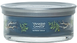 Düfte, Parfümerie und Kosmetik Duftkerze mit Ständer Zeder mit 5 Dochten - Yankee Candle Bayside Cedar Tumbler