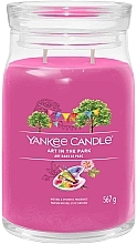 Duftkerze im Glas Art In The Park 2 Dochte - Yankee Candle Singnature — Bild N1