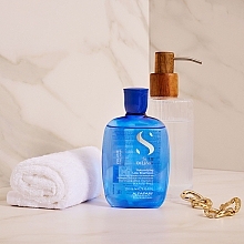 Shampoo für mehr Volumen mit Leinsamenextrakt - Alfaparf Semi Di Lino Volume Volumizing Low Shampoo — Bild N5