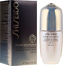 Düfte, Parfümerie und Kosmetik Schützende Gesichtsemulsion für den Tag SPF 15 - Shiseido Future Solution LX Total Protective Emulsion
