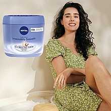 Glättende Körpercreme - Nivea Irresistibly Smooth Shea Butter Body Cream — Bild N4