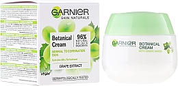 Feuchtigkeitsspendende Gesichtscreme mit Traubenextrakt - Garnier Skin Naturals Botanical Grape Extract — Bild N3
