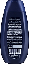 Anti-Gelbstich Shampoo für graues, weißes oder blondiertes Haar - Schwarzkopf Schauma Silver Reflex Anti-Yellow Shampoo — Bild N2