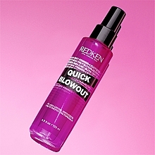 Express-Primer-Spray für schnelles Föhnen mit Hitzeschutz - Redken Quick Blowout — Bild N4