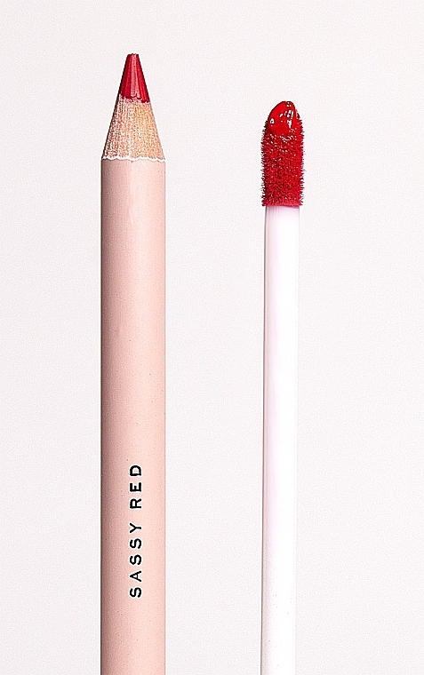 Makeup Revolution Lip Contour Kit Sassy Red (Flüssiger Lippenstift 3ml + Lippenkonturenstift 0.8g) - Lippenset — Bild N4