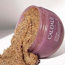 Pflegendes Körperpeeling mit Traubenkernöl und Honig - Caudalie Vinosculpt Crushed Cabernet Scrub — Bild N2