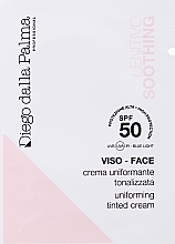 GESCHENK! Glättende Gesichtscreme - Diego Dalla Palma Soothing Uniforming Tinted Cream SPF50 (Probe)  — Bild N1