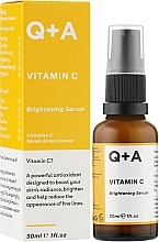 Klärendes Gesichtsserum mit Vitamin C - Q+A Vitamin C Brightening Serum — Bild N2