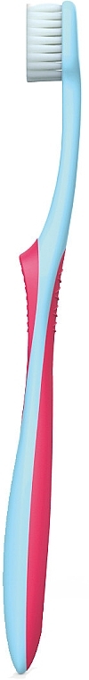 Zahnbürste für kieferorthopädische Zahnspangen blau mit rot - Curaprox Curasept Specialist Ortho Toothbrush — Bild N1