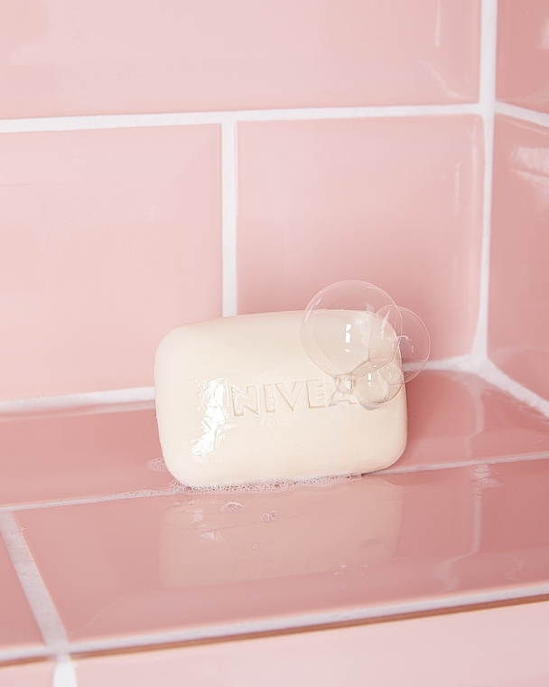 Feuchtigkeitsspendende Seife mit Milch - NIVEA Care Soap Milk — Bild N3