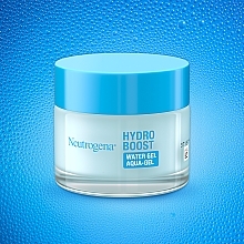Wassergel mit Hyaluronsäure für normale bis Mischhaut - Neutrogena Hydro Boost Water Gel For Normal & Combination Skin — Bild N7