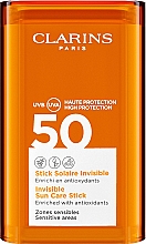 Düfte, Parfümerie und Kosmetik Sonnenschutzstick für die sensiblen Körperzonen mit Antioxidantien LSF 50 - Clarins Stick Solaire Invisible SPF50