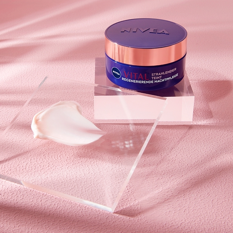 Revitalisierende Nachtcreme für reife Haut - Nivea Vital Radiant Complexion Regenerating Night Cream — Bild N8