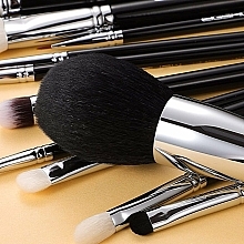 Make-up Pinselset Helles Silber - Eigshow Beauty Makeup Brush Master Light Gun Black — Bild N3