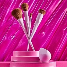 Make-up Pinsel - Essence Make Up Buffer Brush 01 Buff Away Your Problems — Bild N3