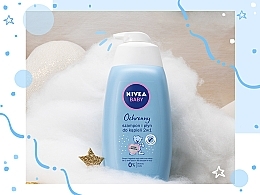 2in1 Mildes Shampoo und Schaumbad für Kinder und Babys - NIVEA Baby Soft Shampoo & Bath — Bild N4