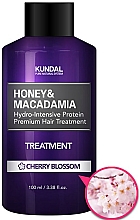 Düfte, Parfümerie und Kosmetik Intensiv feuchtigkeitsspendende Haarspülung mit Kirschblüten - Kundal Honey & Macadamia Treatment Cherry Blossom