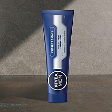 Schützende und pflegende Rasiercreme mit Aloe Vera - NIVEA MEN Protect & Care Shaving Cream — Foto N2