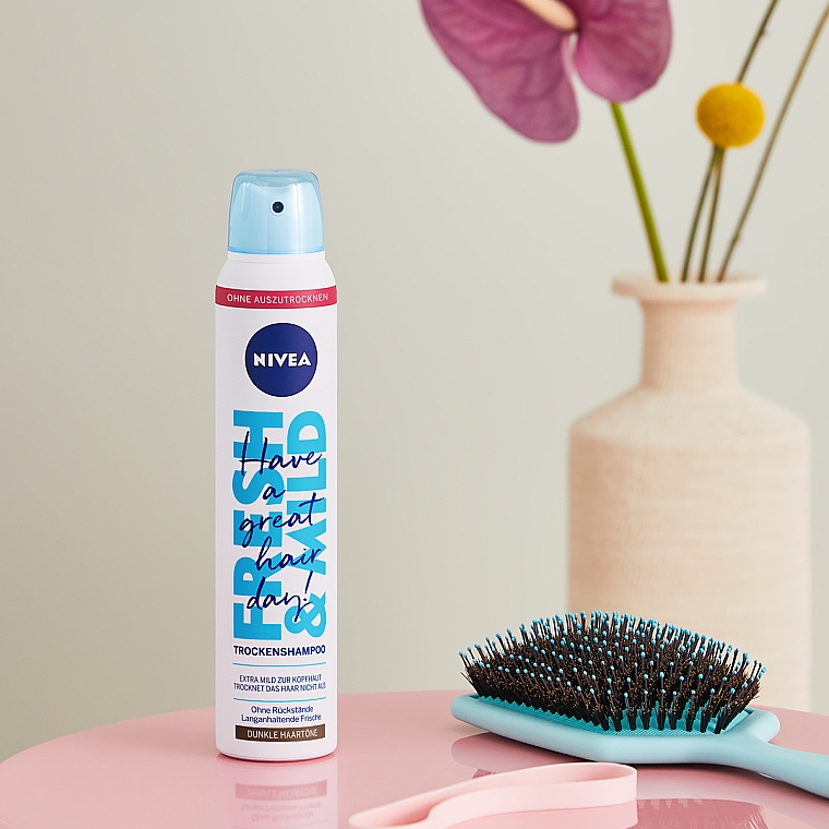 Trockenshampoo für dunkles Haar - NIVEA Fresh Revive Dry Shampoo Dark Tones — Bild N2