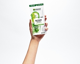 Konzentrierte und balancierende Detox-Tuchmaske für das Gesicht mit Grünkohl-Extrakt und Niacinamid - Garnier Skin Naturals Sheet Mask Detoxifying Ampoule — Bild N5