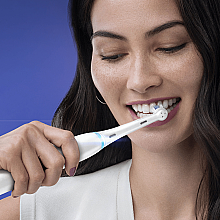 Austauschbare Zahnbürstenköpfe für elektrische Zahnbürste 4 St. weiß - Oral-B Braun iO Ultimate Clean — Bild N7
