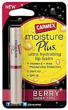 Düfte, Parfümerie und Kosmetik Lippenbalsam - Carmex Moisture Plus Ultra Hydrating Lip Balm Berry Sheer Tint