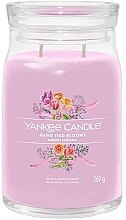 Duftkerze im Glas Hand Tied Blooms 2 Dochte - Yankee Candle Singnature — Bild N2