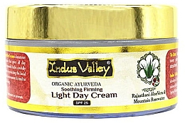 Düfte, Parfümerie und Kosmetik Beruhigende und straffende Tagescreme mit Aloe Vera und Rosenwasser SPF 25 - Indus Valley Light Day Cream SPF 25
