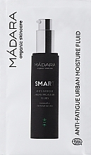 GESCHENK! Feuchtigkeitsspendendes Gesichtsserum - Madara Cosmetics Anti-Fatigue Urban Moisture Fluid  — Bild N1