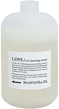 Feuchtigkeitsspendendes Shampoo für lockiges Haar - Davines Love Curl Cleansing Cream — Bild N1
