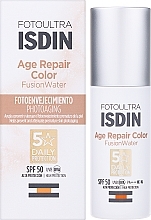 Sonnenschutz-Foundation für das Gesicht gegen Lichtalterung mit dreifacher Wirkung - Isdin FotoUltra Age Repair Color SPF50 — Bild N2
