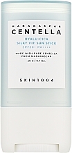 Sonnenschutzstick - SKIN1004 Madagascar Centella Hyalu-Cica Silky-Fit Sun Stick SPF50+ PA++++  — Bild N1