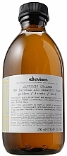 Shampoo zur Intensivierung der Farbe (Gold) - Davines Alchemic Shampoo — Bild N1