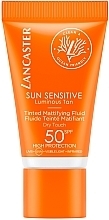 Getöntes Mattierungsfluid für das Gesicht - Lancaster Sun Sensitive Tinted Mattifying Fluid SPF50 (Probe)  — Bild N1