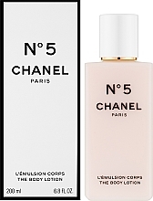 Chanel N5 - Feuchtigkeitsspendende parfümierte Körperlotion — Bild N2