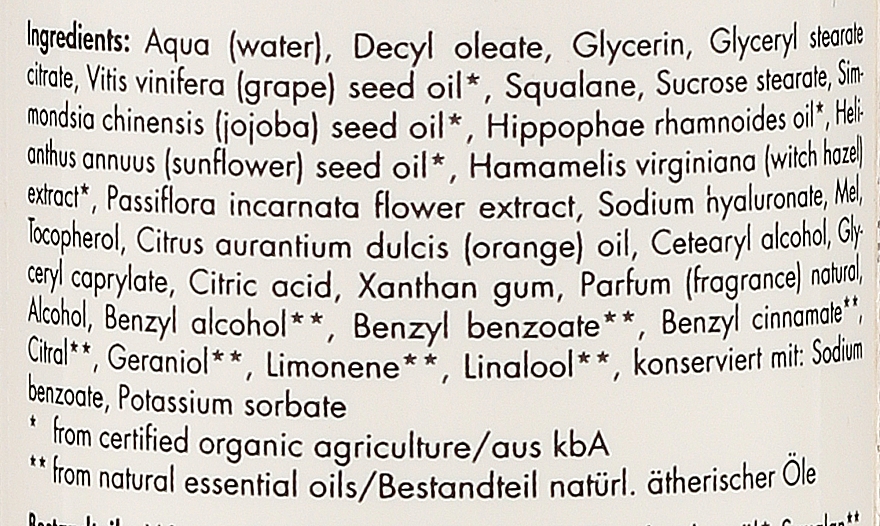 Samtweiche Feuchtigkeitspflege für normale bis trockene Haut mit Hyaluron und Zaubernuss - Apeiron Caring Body Milk — Bild N3