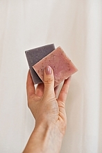 Exfolierende Seife mit Himbeersamen - Auna Raspberry Soap — Bild N14