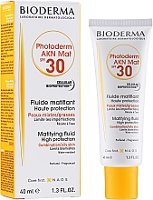 Mattierendes Sonnenschutzfluid gegen Hautunreinheiten für fettige und gemischte Gesichtshaut SPF 30 - Bioderma Photoderm Akn Mat Spf 30 Matifying Sun Fluid — Bild N2