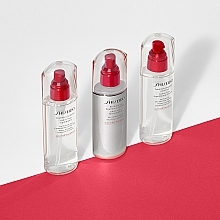 Revitalisierende Gesichtslotion für alle Hauttypen - Shiseido Revitalizing Treatment Softener — Bild N3
