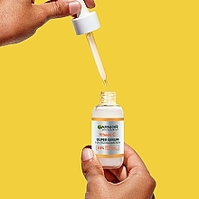 Anti-Bleaching Serum mit Vitamin C - Garnier Skin Naturals Super Serum — Bild N23