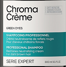 Pflegeshampoo für braunes Haar mit grünen Pigmenten zur Neutralisierung von Rottönen - L'Oreal Professionnel Serie Expert Chroma Creme Professional Shampoo Green Dyes — Bild N4